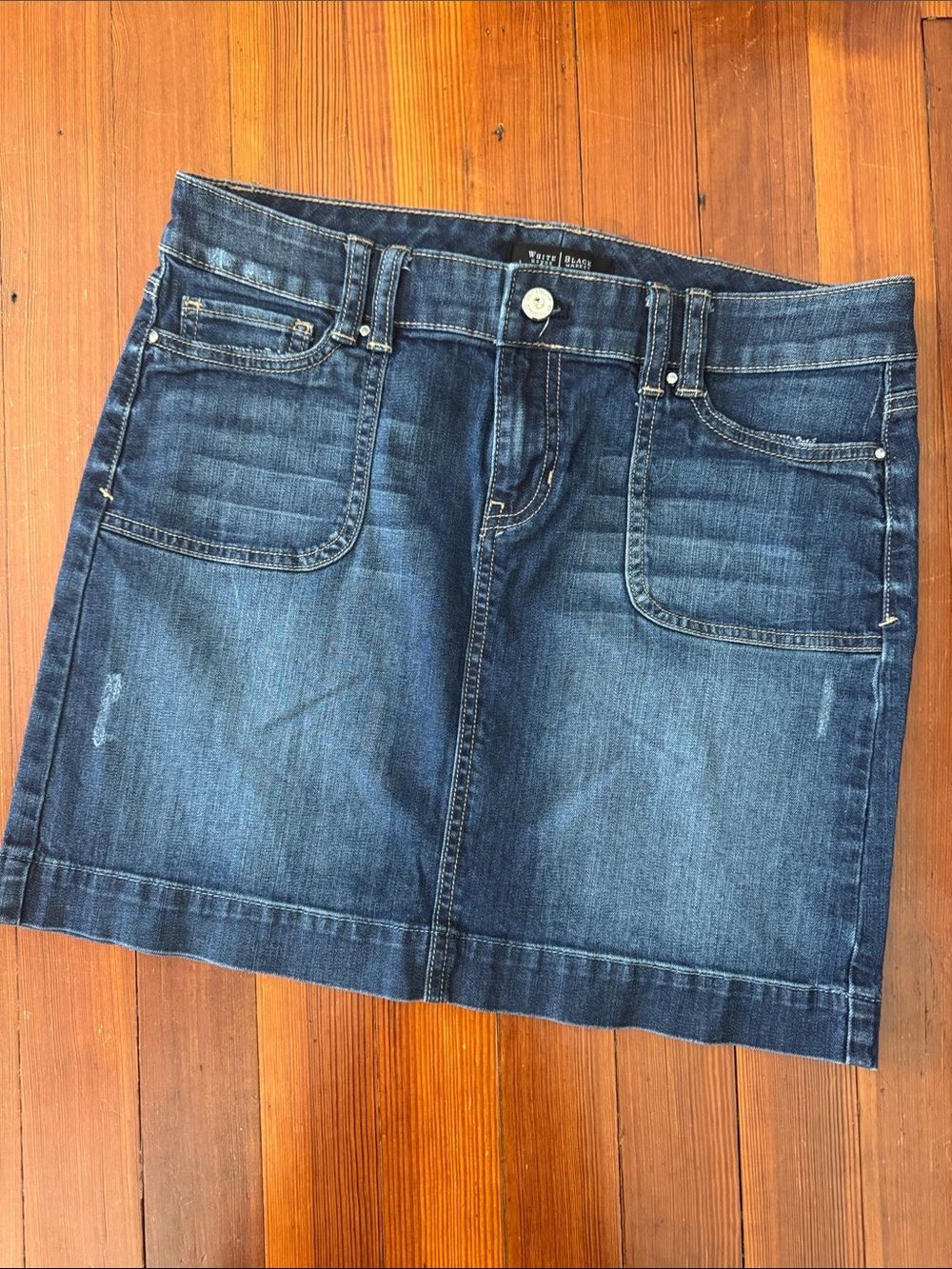 White House Black Market Dark Blue Denim Mini Skirt NWOT Size 4